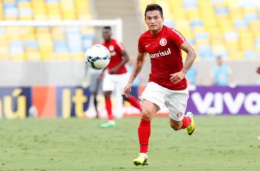 Aránguiz y Mena vieron acción en sus equipos