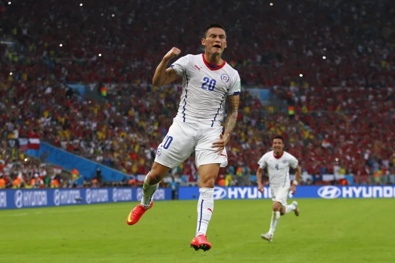 Charles Aránguiz en la mira de un grande de España