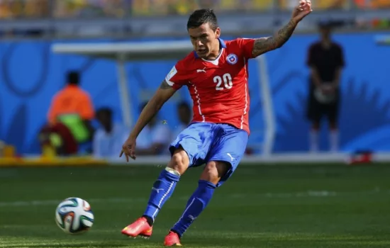 Veedor del Chelsea tiene a Aránguiz en su lista