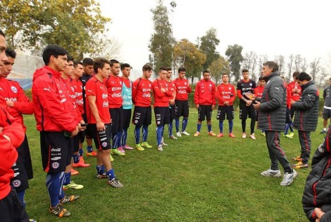 La “Rojita” cayó con dos goles de defensa Azul