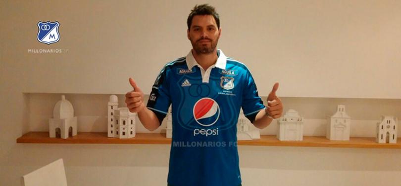 Sebastián Pinto se vuelve a vestir de Azul