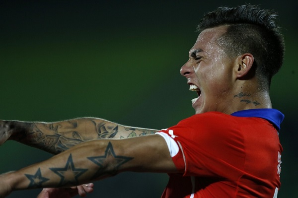 Eduardo Vargas brilló en la victoria de Chile sobre Perú