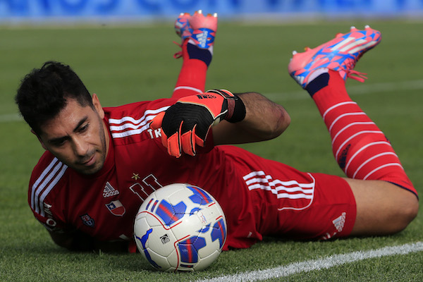 Johnny Herrera está a punto de cumplir un récord