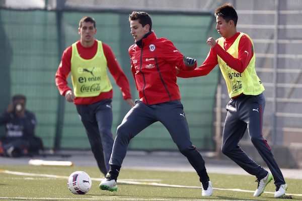 [Azules por el mundo] Lichnovsky sería titular en “La Roja”