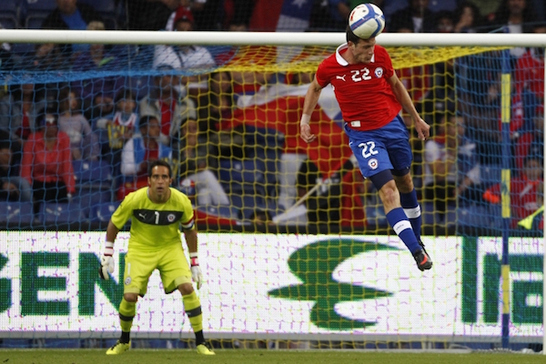 [Azules por el mundo] [Video] Henríquez es el chileno más goleador en Europa