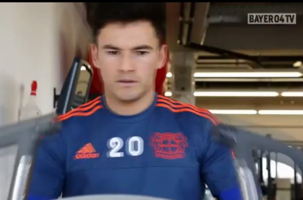 Rudi Völler cuenta detalles de la recuperación de Aránguiz: "Está muy motivado"