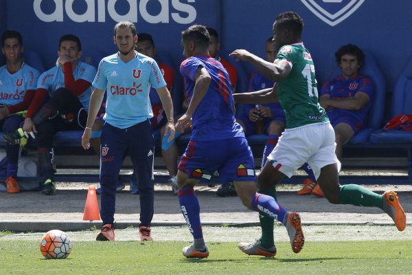 Osvaldo González es la única baja azul para el estreno ante Antofagasta