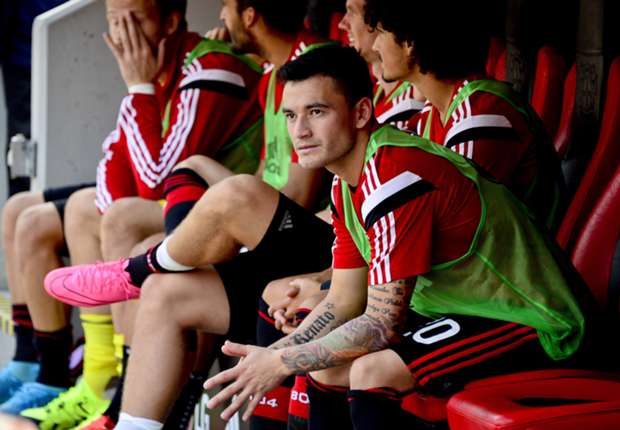 Así recibieron los hinchas el regreso de Charles Aránguiz