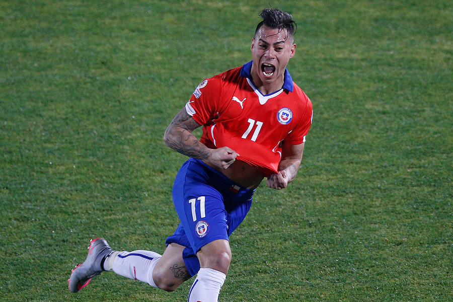 [VIDEO] Gol de Vargas en Tigres recordó dos golazos similares que anotó con la Roja