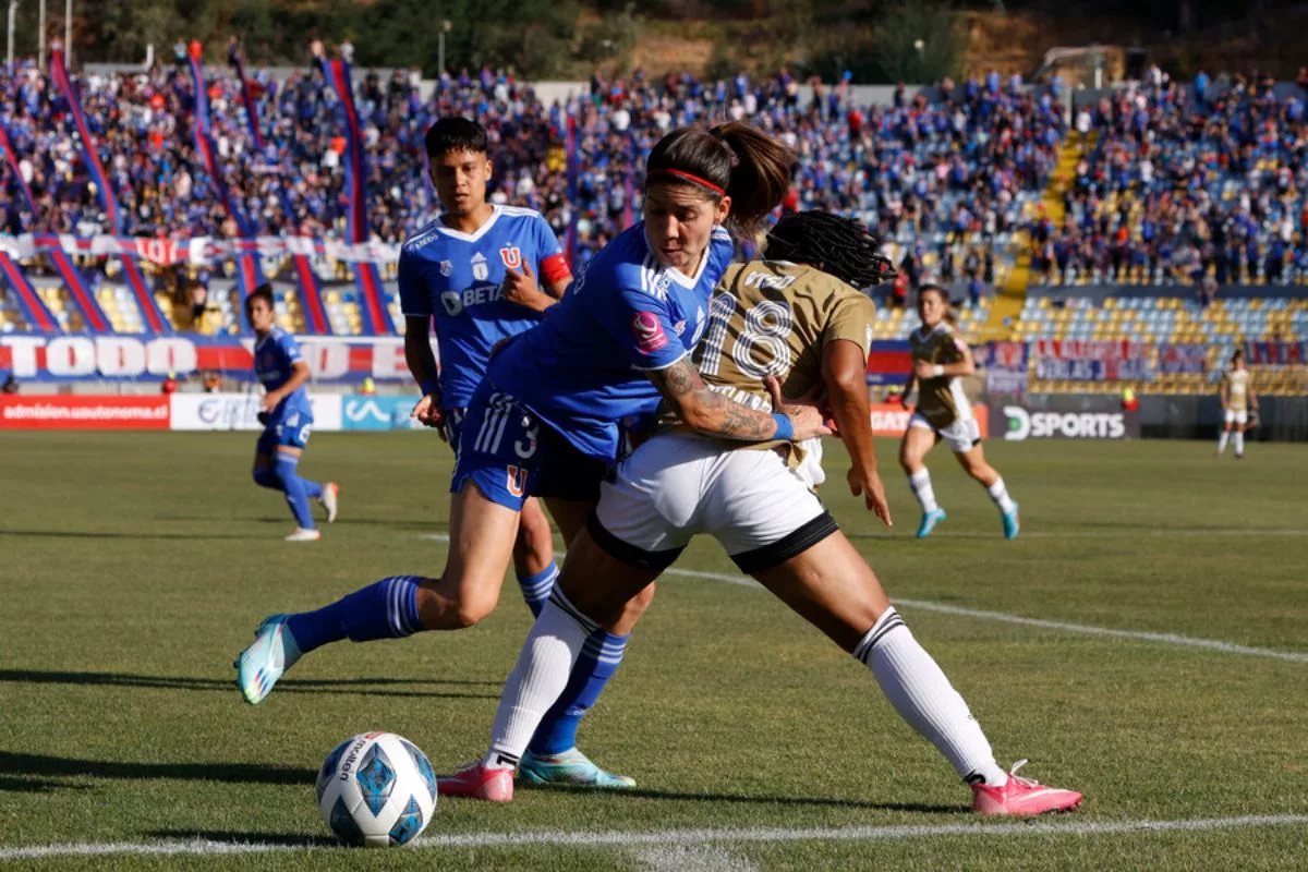 Mal recuerdo: Polémica árbitra volverá a dirigir a U. de Chile en el Superclásico femenino