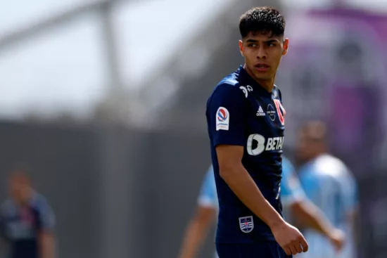 Todo cerrado: La U confirma partida de Darío Osorio e informa si se quedará o no con un porcentaje de su carta