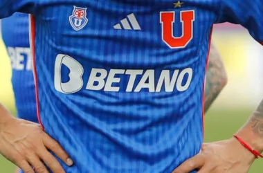 "Millonario contrato: Universidad de Chile tiene listo a nuevo auspiciador para su camiseta"