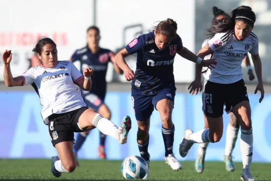 Podría hasta enfrentar a Colo Colo: Los posibles rivales de la U femenina en semifinales