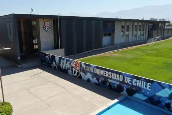 Desde Universidad de Chile salen al paso sobre rumores de construir un mall en un futuro estadio azul