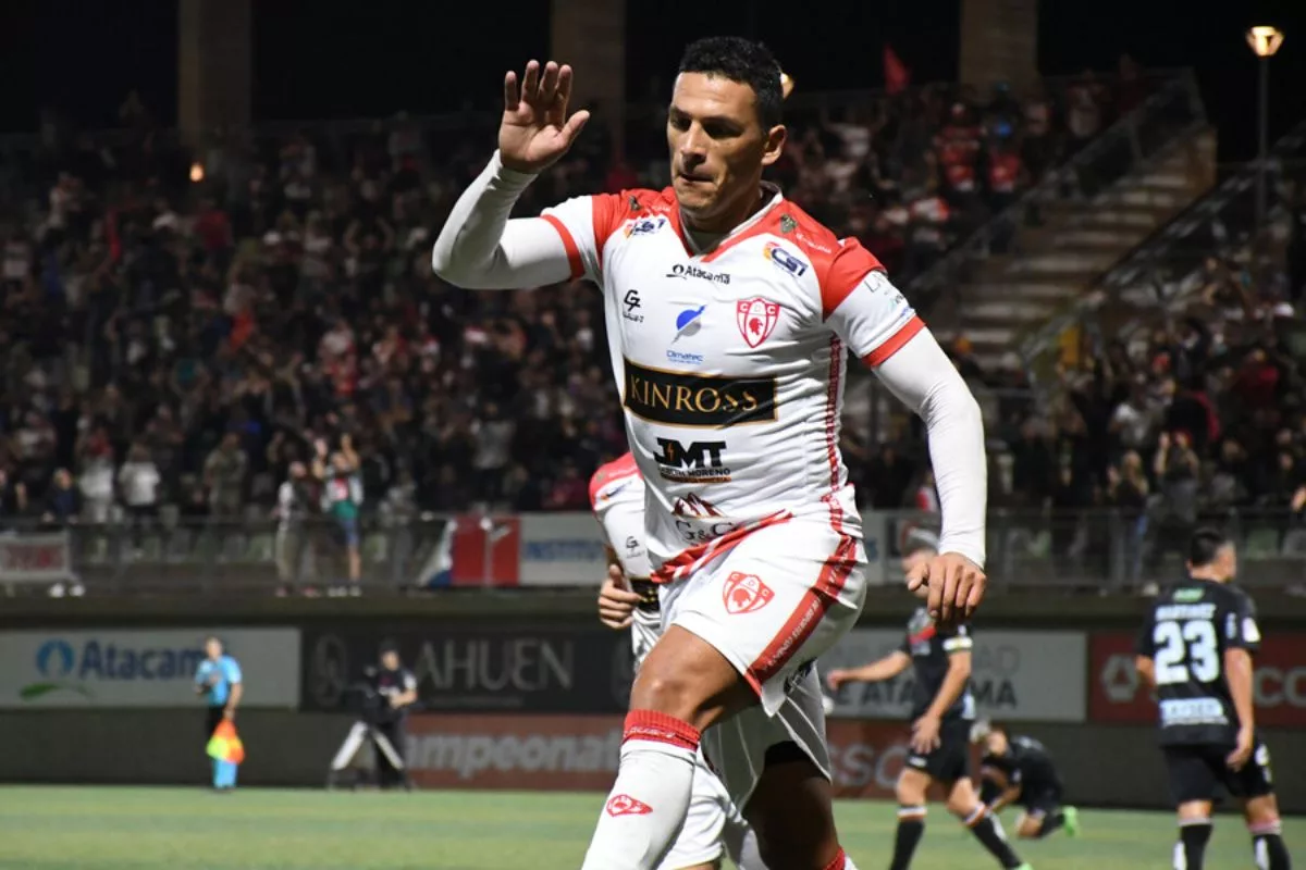 Tuvo dos pasos y anotó en una final: El especial reencuentro de jugador de Copiapó con Universidad de Chile