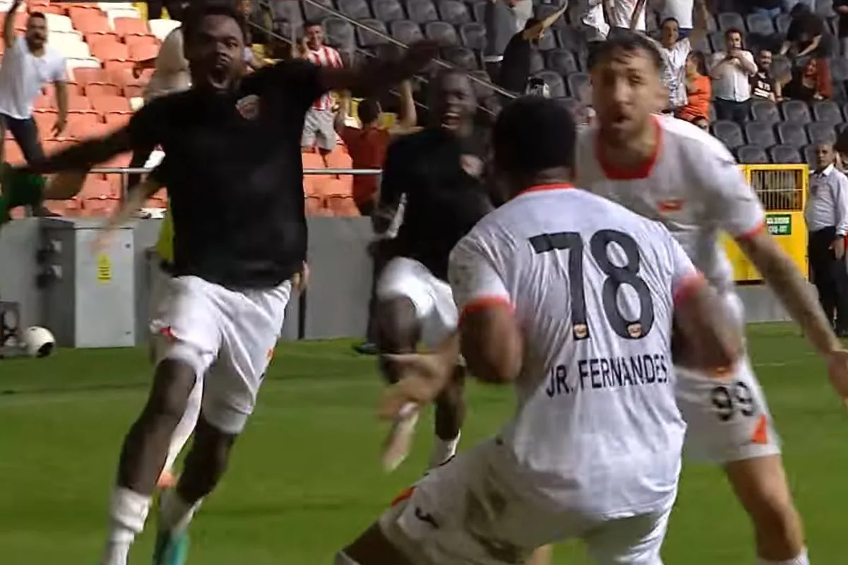 [VIDEO] Junior Fernandes definió a lo crack en Turquía y le entregó agónico triunfo al necesitado Adanaspor