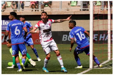 Consecuencias del desastre de la U en Copiapó: Pellegrino pende de un hilo y equipo se mete a zona de riesgo