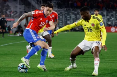 Solo suma elogios: Rodrigo Echeverría se ganó a los hinchas de la Selección Chilena con su sólida actuación ante Colombia