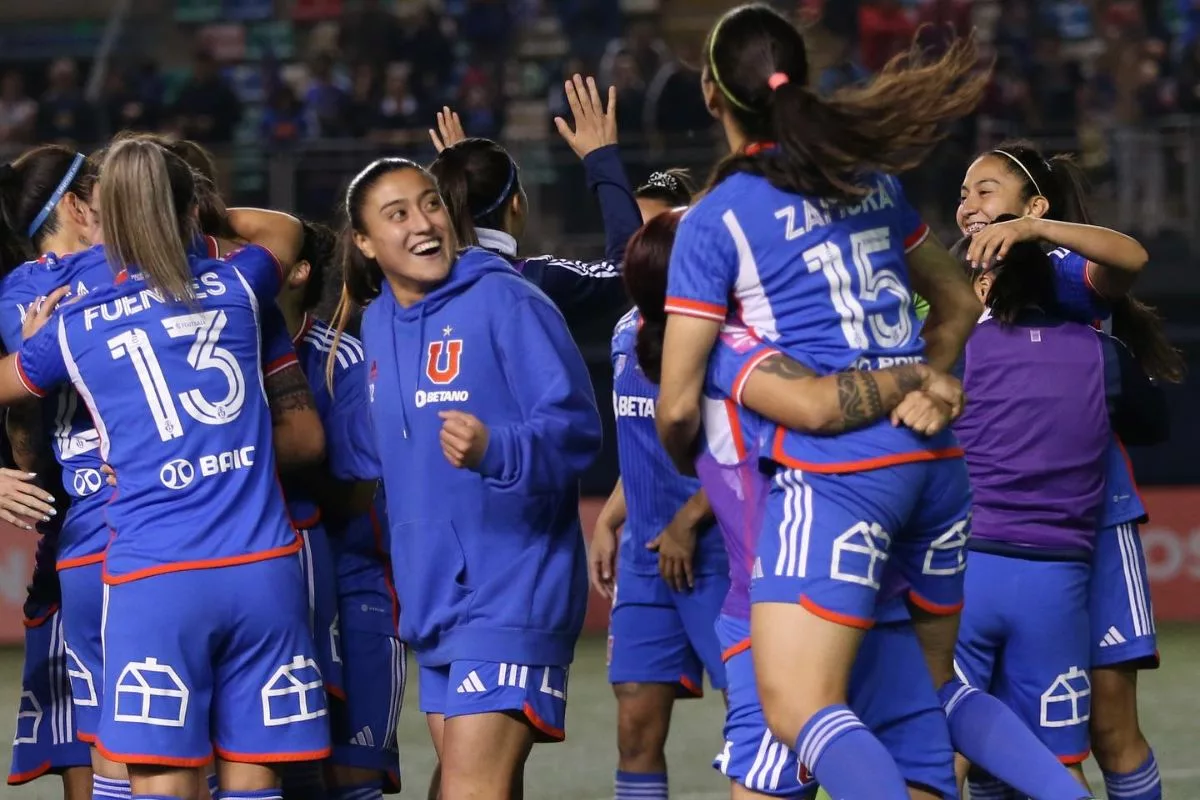 Refuerzo de lujo: La gran sorpresa que llevó la U femenina a Brasil para enfrentar a Fluminense