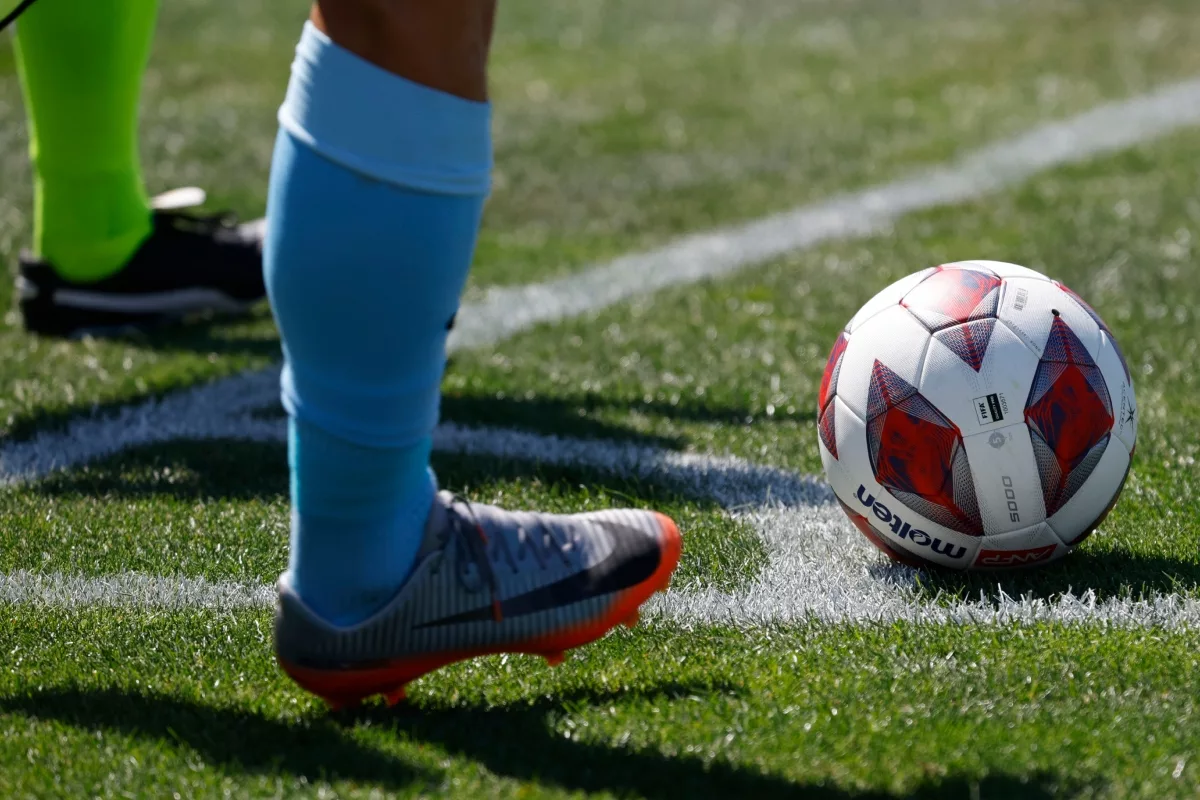 Drástico castigo: Exgoleador de la U vive profundo drama personal al quedarse sin poder jugar por una torpeza