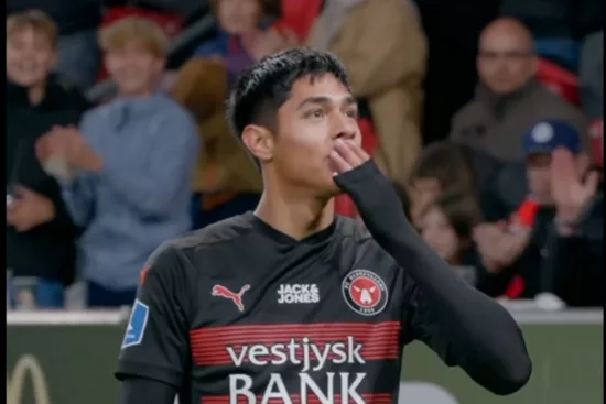 Nuevo video de su golazo: la personal dedicatoria y el inesperado obsequio que recibió Darío Osorio tras su notable tanto por el FC Midtjylland