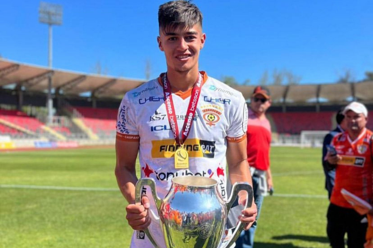 La encrucijada de Bastián Tapia: Debe volver a la U, pero Cobreloa quiere retenerlo