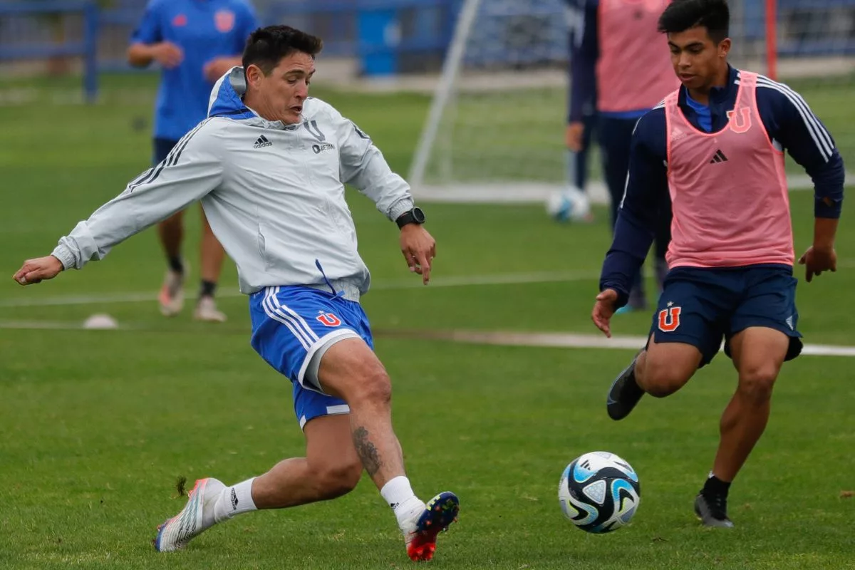 "No quería quedarme con las ganas": Histórico multicampeón con la U buscará salir del retiro y entrenará con la Proyección para volver al fútbol