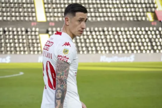 No todo lo que brilla es oro: Se complica el presente del canterano de la U Rodrigo Echeverría en Argentina