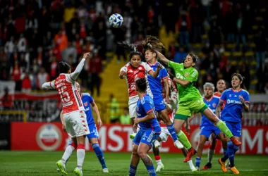 La U en Copa Libertadores: Portales colombianos iracundos luego de que las Leonas eliminaran a las locales de Santa Fe