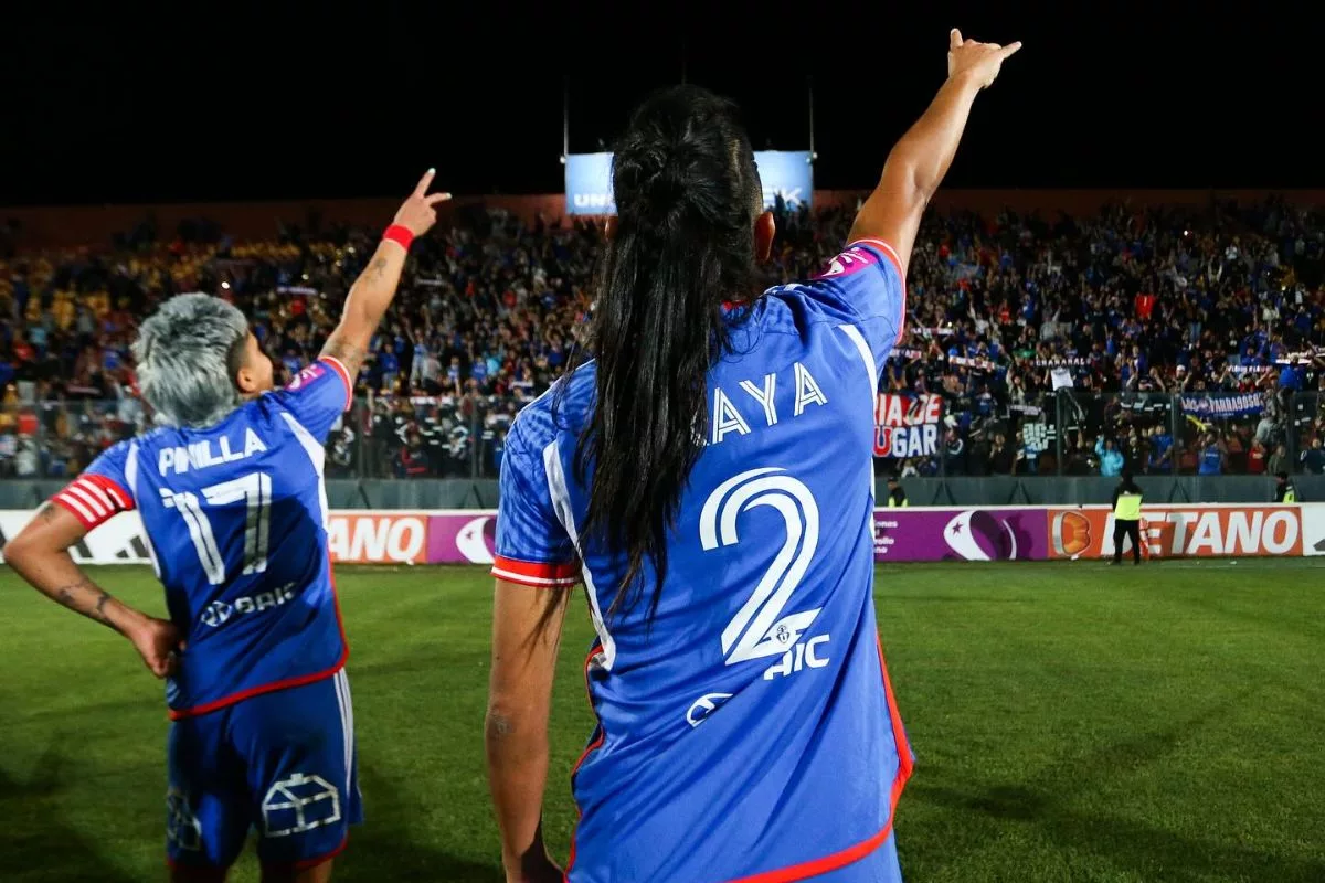 El regreso de Fernanda Araya, mítica goleadora y capitana de la U antes del auge del fútbol femenino: "Llego prácticamente como una desconocida"