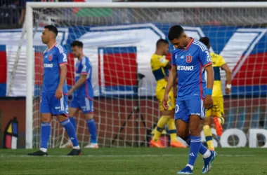 Derrota y dos expulsados: Everton aprovecha las falencias y poca efectividad de la U para llevarse los tres puntos de Santa Laura