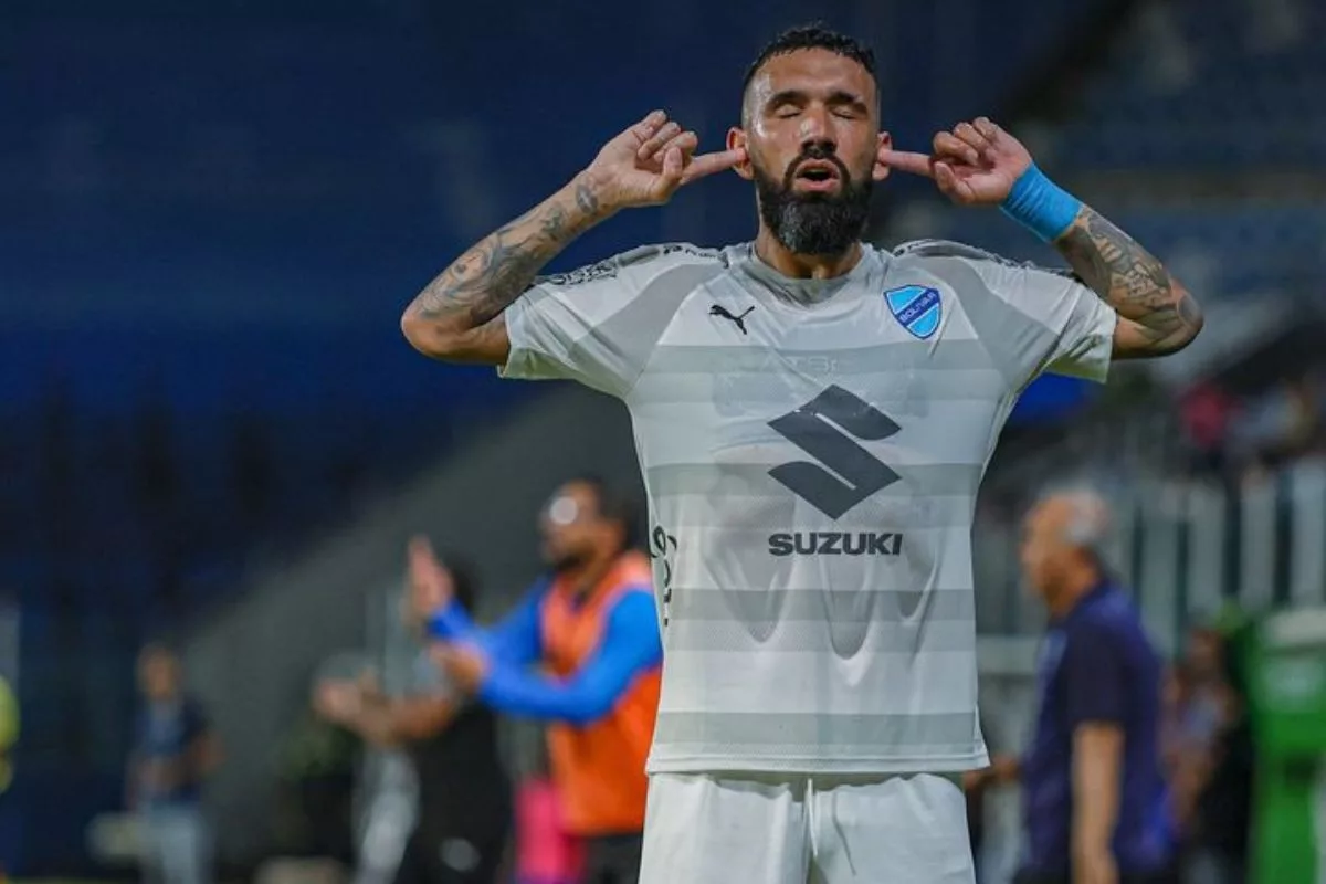 Marcó triplete: Ronnie Fernández fue figura y clasificó a su equipo a Libertadores, pero otro ex U. de Chile le quitó la corona en Bolivia