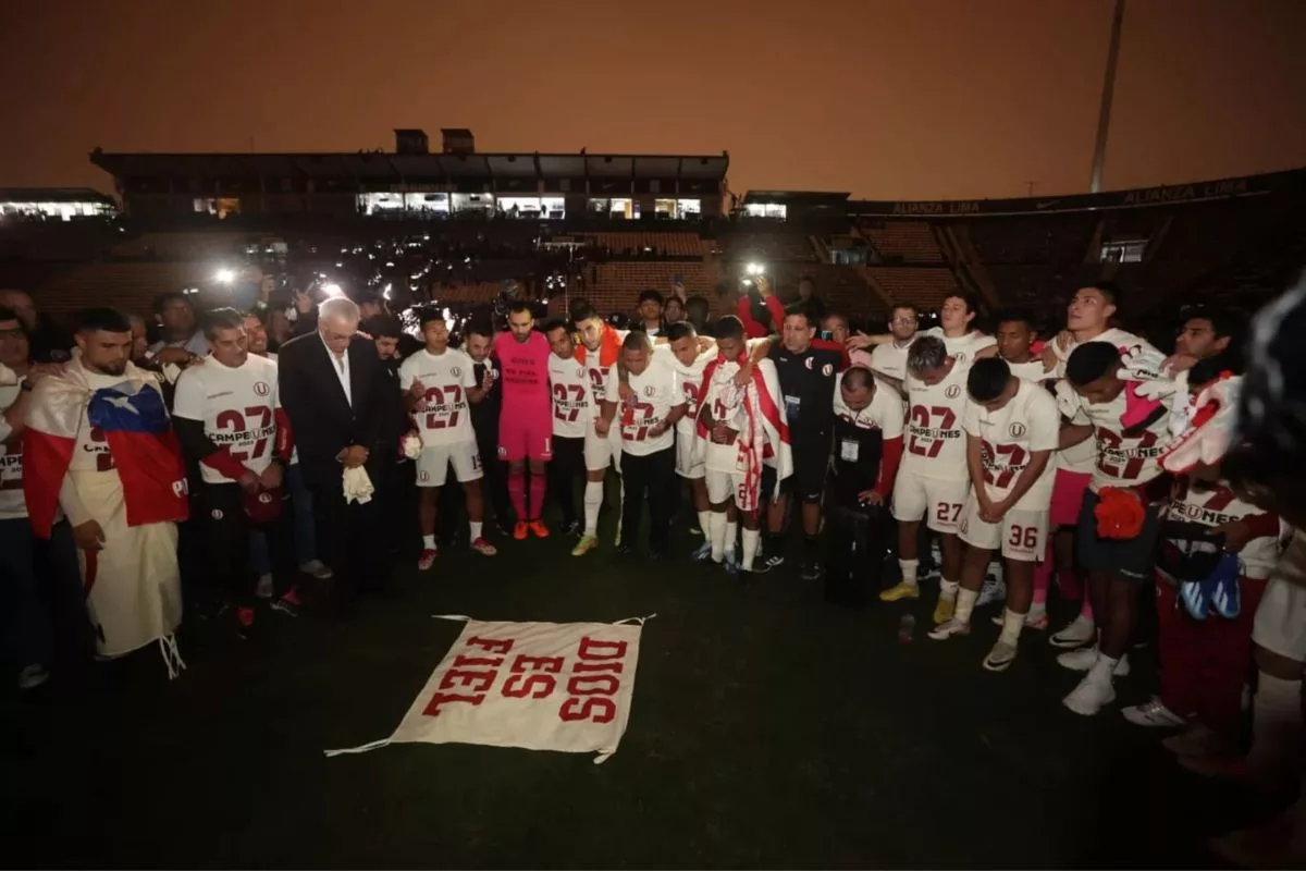 Insólito: Ex U. de Chile fue campeón en Perú, pero archirrival se picó, apagó las luces del estadio y no se hizo la ceremonia de premiación