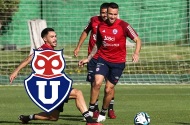 Matías Zaldivia apoya a la distancia: El defensor azul mostró cómo mira el amistoso de la U desde Juan Pinto Durán