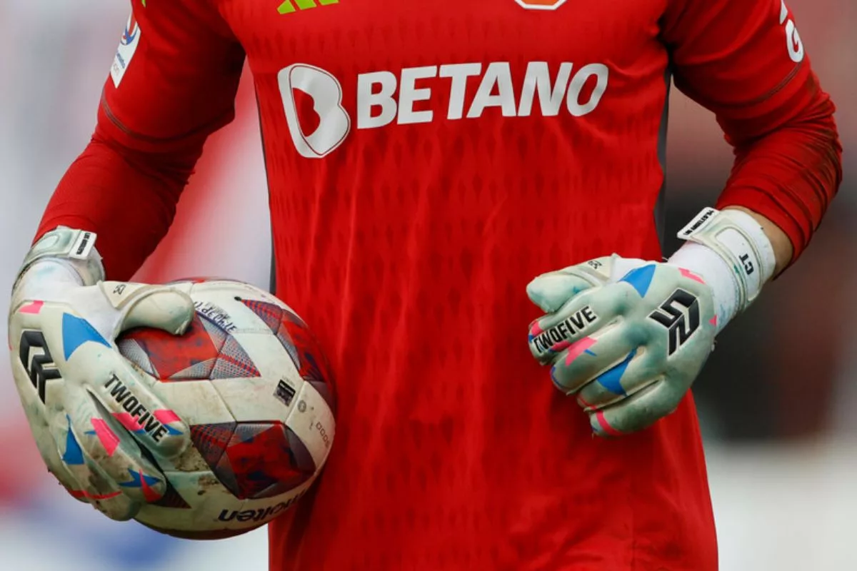 Nueva alternativa: Medio regional asegura que Universidad de Chile tiene en carpeta a un portero de la Primera B