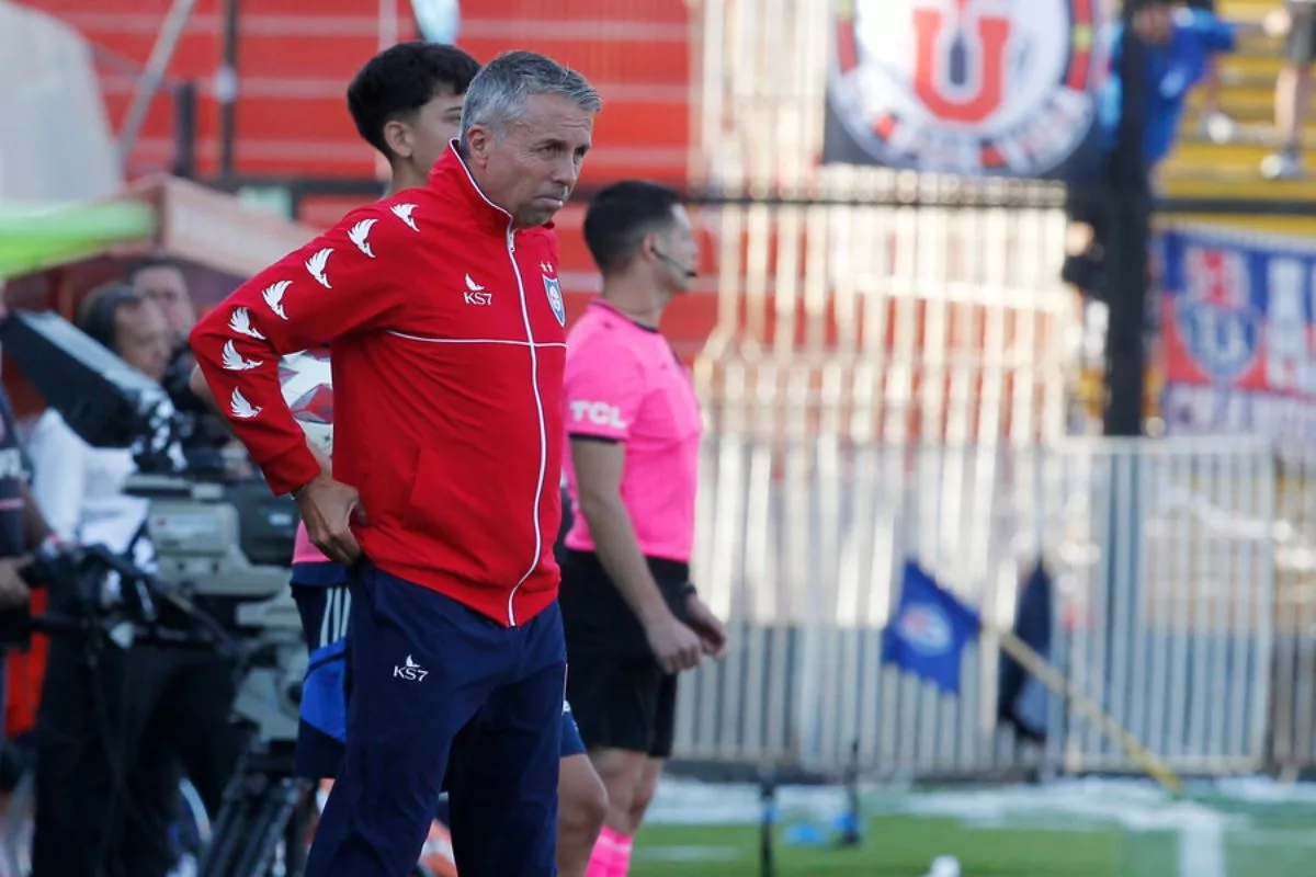 Dura crítica a la labor de Gustavo Álvarez en Huachipato: "Físicamente no sobrepasaba a nadie"