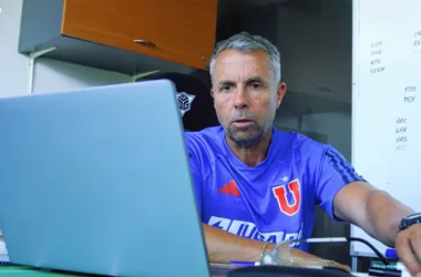 ¿Pista de cómo jugará? Así distribuyó tácticamente Gustavo Álvarez al plantel de Universidad de Chile en su pizarra
