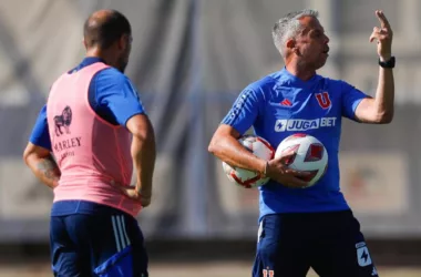 Con cambios en el esquema: La formación que ensayó Gustavo Álvarez para enfrentar a Ñublense