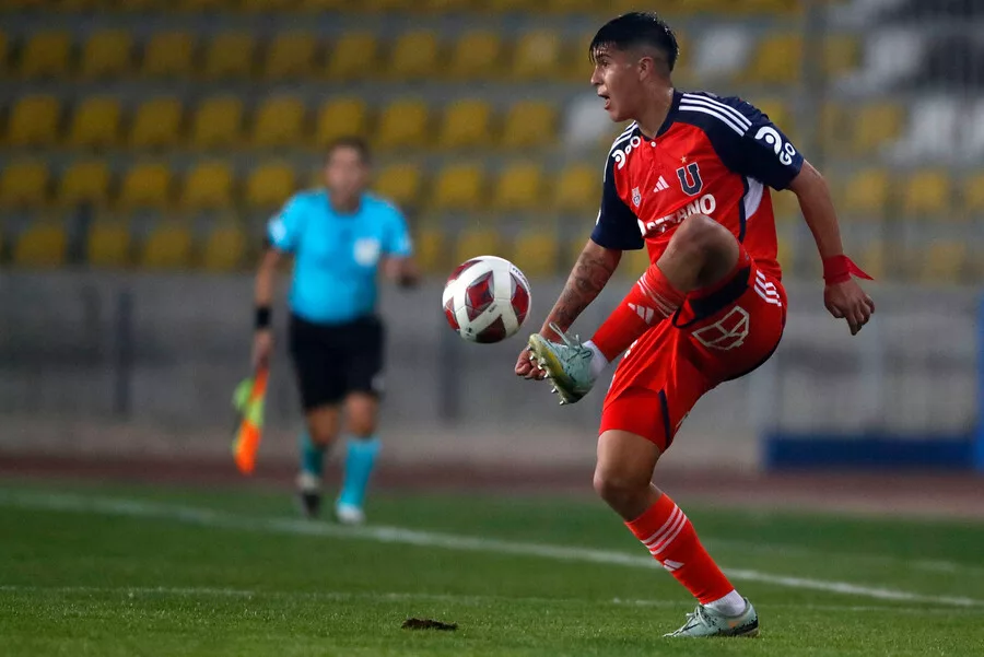 Sufre Gustavo Álvarez: figura de la U puede dejar el club para jugar en Europa