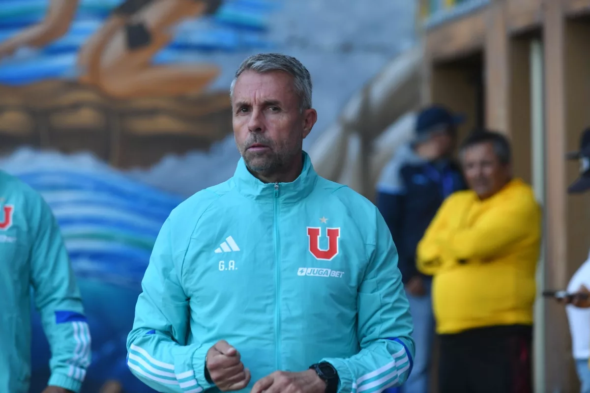 Gustavo Álvarez le mandó un directo recado a la hinchada de la U
