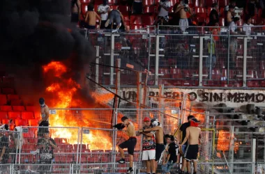 Michael Clark culpa a hinchas de Colo Colo de la suspensión del partido de la U: "Pagamos los platos rotos"