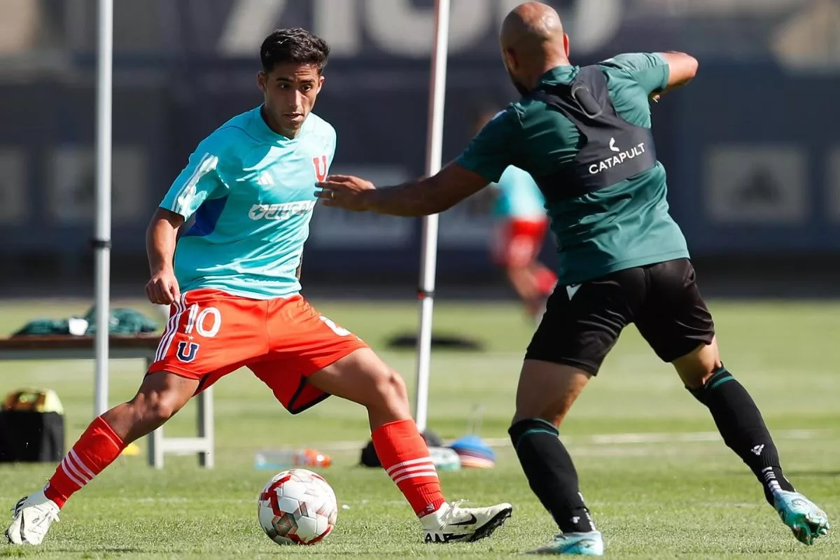 Analiza opciones: Las dudas que tendría Gustavo Álvarez en su once inicial para el debut contra Cobresal