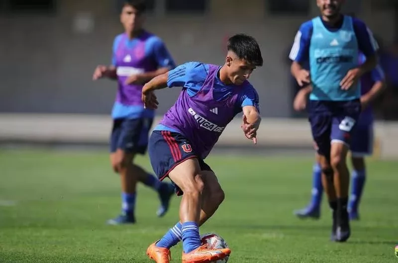 "Me dijeron que estaba perjudicando mi carrera, pero mi amor por la U es más grande"