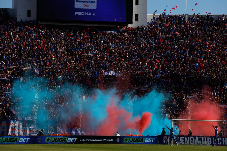 "Una vez más sufrimos...": En la U explotaron por medida en contra de sus hinchas