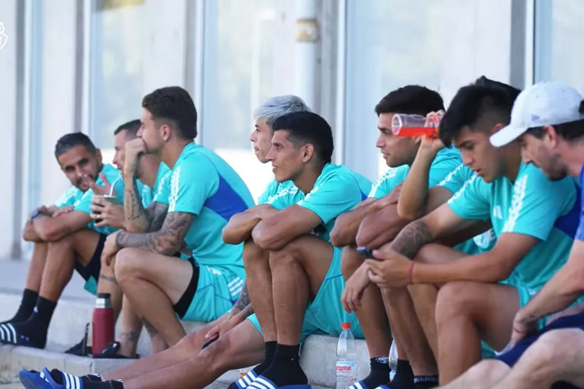No todo es trabajo: El partido que observó el plantel de la U para relajar el entrenamiento