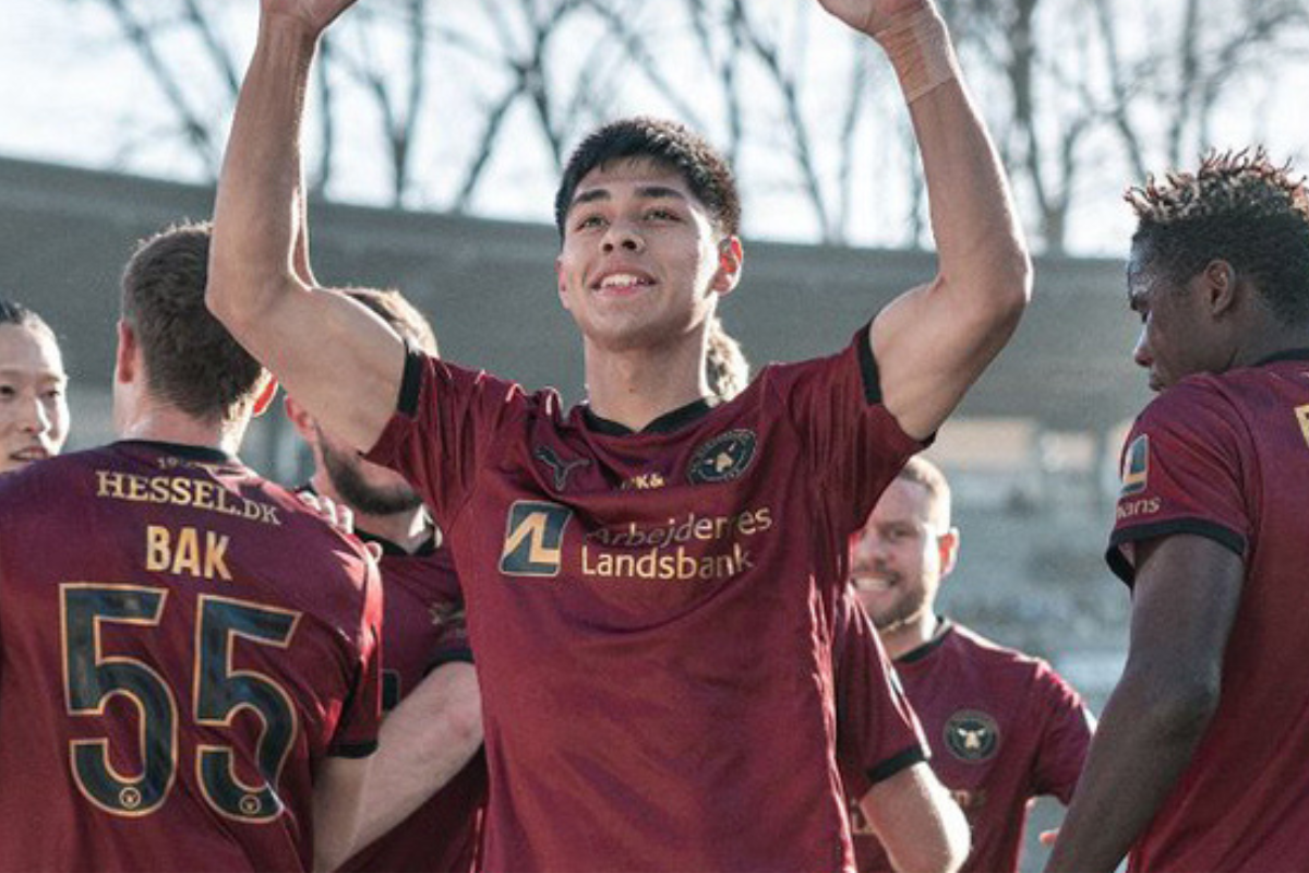 Sigue brillando lejos de la U: Darío Osorio entre los mejores de su liga