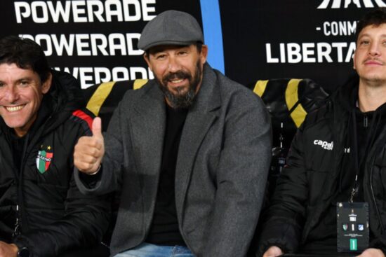 Vitamina Sánchez confesó que llamativo look fue en honor a querido extécnico de la U: "Era un pequeño homenaje"