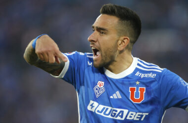 El jugador de Universidad de Chile Matias Zaldivia en el duelo frente a Universidad Católica