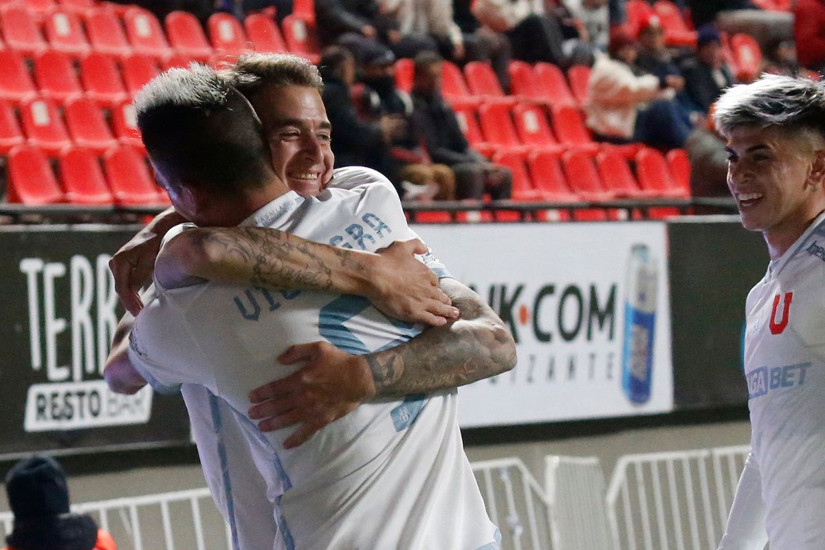 Franco Calderón anotando su primer gol frente a Unión La Calera