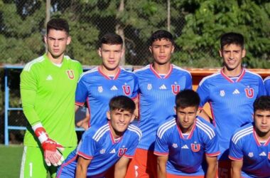 Canterano de la U reconoció el apoyo de dos compañeros del primer equipo: "Son referentes, me ayudan bastante"